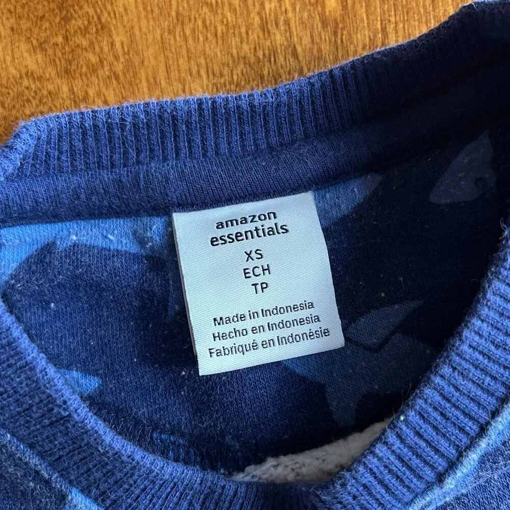 Amazon Essentials shark sweatshirt XS 5-6